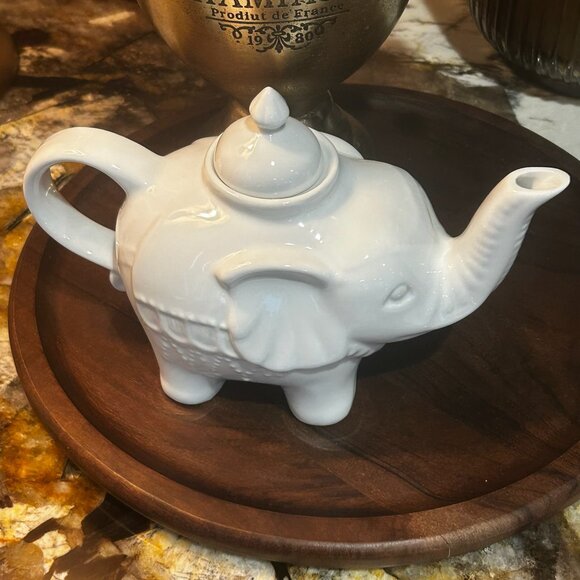 NWOT Vintage BIA Cordon Bleu Elephant Teapot - Picture 4 of 6